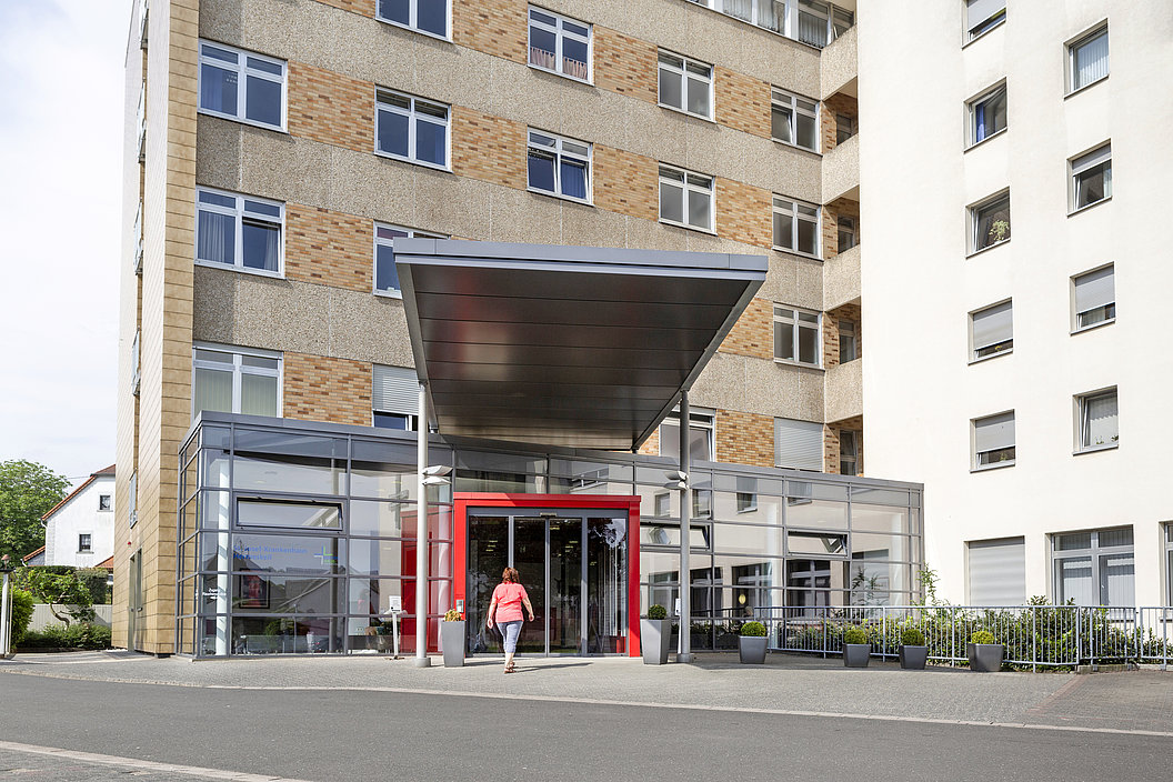 Haupteingang des Marienhaus Campus Hermeskeil